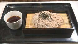 「そば食べ放題」物価高で人気　990円で豪華天ぷらも　導入する店なぜ増加？