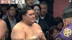 「俺の一年分の給料が一日で」「懸賞金すごい」横綱・大の里、圧巻白星スタート 大量の懸賞金にネット騒然