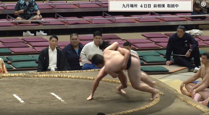 「ほっそ」体重50kg台の“異例”新人力士が初白星 「細いのに勢いある」「やるじゃん」15歳新道“3秒決着”で熱視線 5枚目