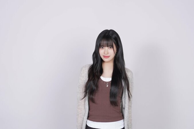 【写真・画像】華やかなビジュアルが話題の実力派ガールズグループizna、最近メンバーの中で流行っていることは？初のバラエティで新たな一面披露　4枚目