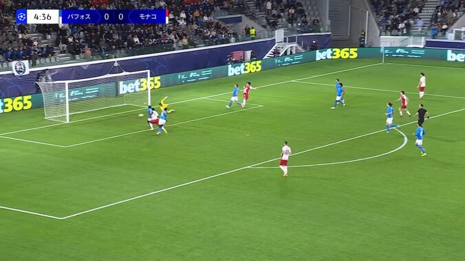 どこに怒れば… 南野拓実のゴールで“異変”「イラついてるな」“神ムーブ”に混乱→相手守備陣の様子がおかしくなる「キレキレやな」 3枚目