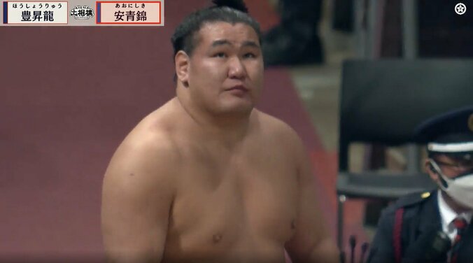 悔しさを噛み締め、横綱として礼を尽くす