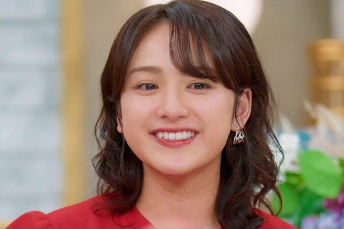 【写真・画像】“野呂佳代の後輩”元アイドル、胸元開いたワンピ姿でイケメン美容師と2人きりに…子どもについて直球質問「準備はできてる？」　1枚目