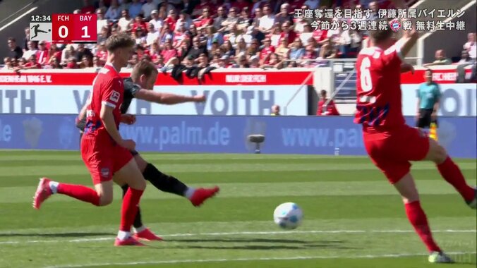 「ワールドクラス！」無冠の帝王が“逆足秒殺ミドル”でリーグ通算60得点目！優勝へ弾みをつける一撃に「ついにハリー・ケインがトロフィーを獲得する」 5枚目