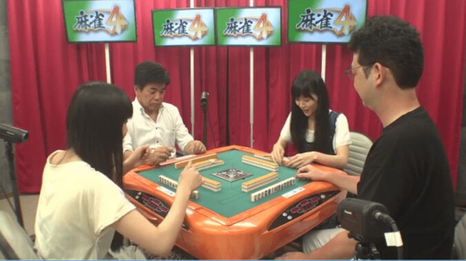 美人女流棋士がプロゲーマーとゲーム対決。棋士の読みはゲームで通用するのか？ 2枚目