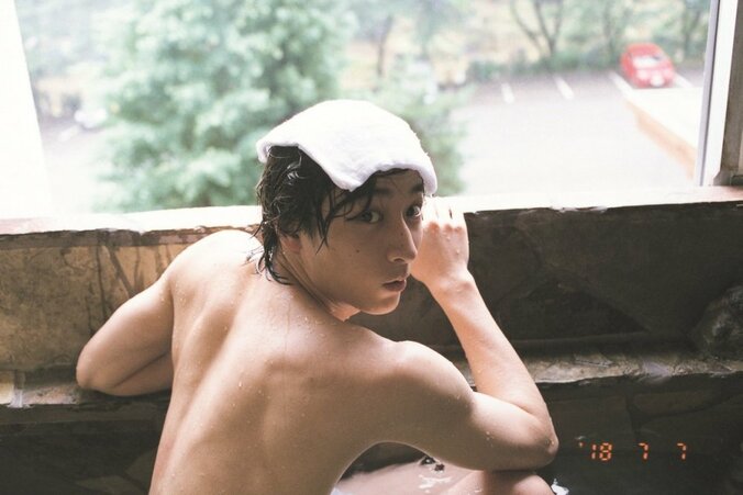小関裕太セカンド写真集 『小関くん』発売！ 赤裸々に語る超ロングインタビューも掲載 3枚目