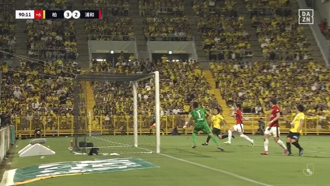 「してやったりのゴールだな」シュートorクロス？浦和守備陣を粉砕した衝撃の逆転弾が話題沸騰「シュート打ちましたって言え」 3枚目