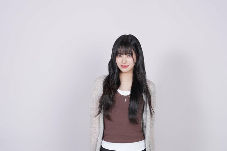 【写真・画像】華やかなビジュアルが話題の実力派ガールズグループizna、最近メンバーの中で流行っていることは？初のバラエティで新たな一面披露　4枚目