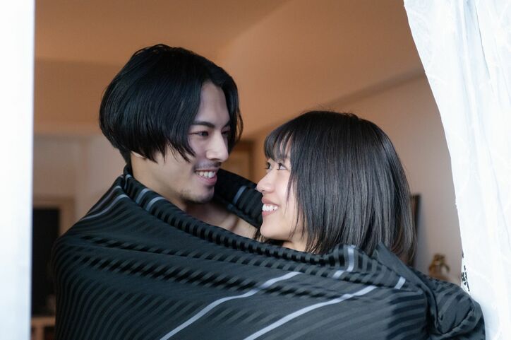 AKB篠崎彩奈が自身初のベッドシーンに挑戦！ワイルドな隣人・中尾暢樹との危険な一夜