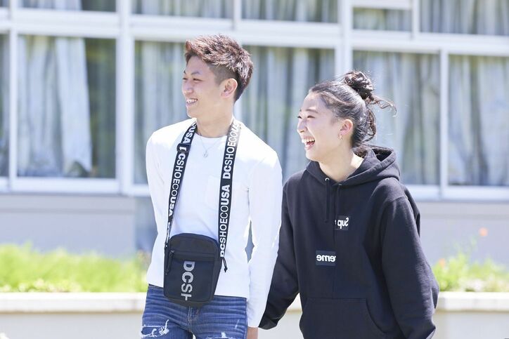 ハード系からお揃いコーデまで！話題のカップルが私服登校、一番オシャレなのは？