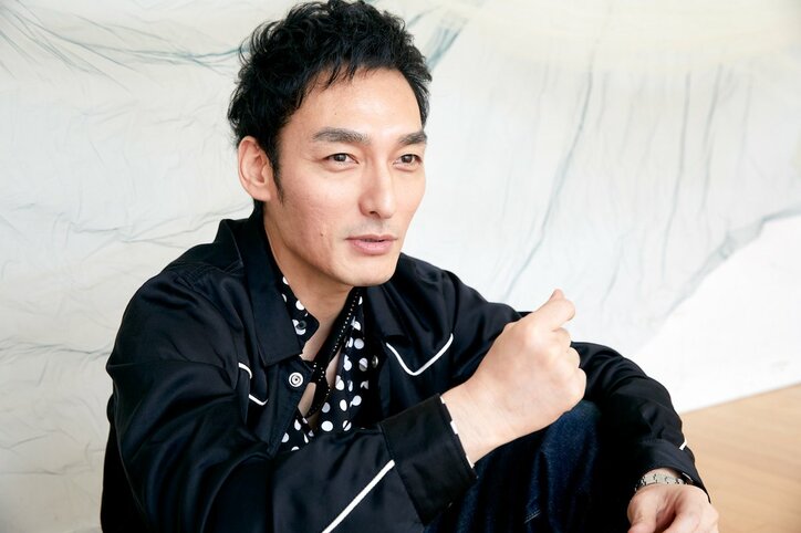 【画像】草なぎ剛＆中村倫也が“問題あり”の兄弟役で初タッグ 互いの印象は？『台風家族』インタビュー