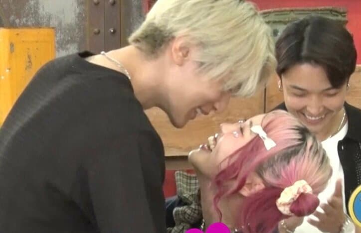 【写真・画像】ネットで大炎上した犬系彼女、彼氏との公開キスに衝撃の声「勝手なことしないでください!」 2枚目