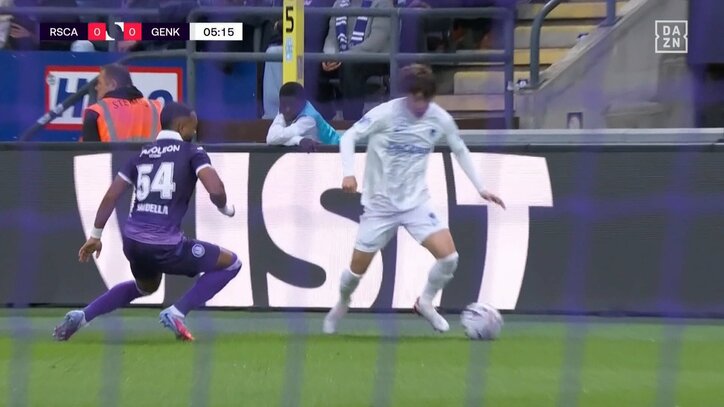 【映像】華麗なボールタッチ→相手を抜き去った瞬間