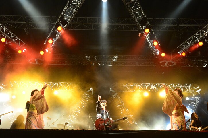 ゲスの極み乙女。、サカナ、THE BAWDIESらにオーディエンス歓喜 ライブ写真とセットリストを公開【メトロック2016 東京開催day1】