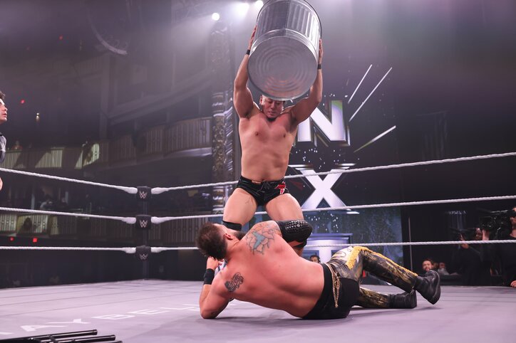 【映像】痛そう…バリケードへ真っ逆さま→痙攣悶絶