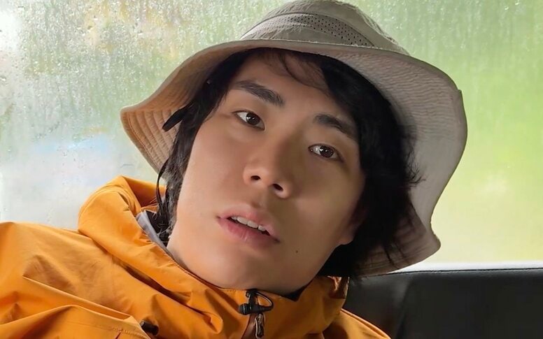 令和ロマンくるま「小学校入る時点で、漢字は大体書けて九九も言えた」エリート幼稚園で過ごした幼少期を告白「有名な病院の息子とか長妻昭の息子しかいなかった」