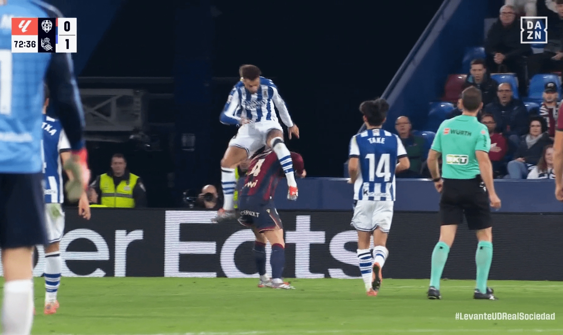 騒動のきっかけになったブライス・メンデスのチャージ