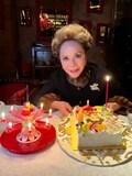 デヴィ夫人、82歳の誕生日を迎えバースデーディナーを堪能「おめでとう」「とても素敵」の声 