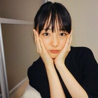 大友花恋、頬に両手を添えたオフショットを公開 「オールウェイズ可愛い」「天使すぎる」とファン絶賛