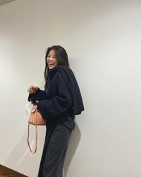 「この笑顔が大好き！」「きゅんです」今田美桜、満面の笑みでお気に入りのバッグを紹介するオフショットにファン悶絶