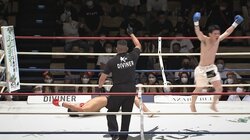 “エビ反り”失神KOに場内どよめき 衝撃のカウンター決着に「ヤバい倒れ方」驚きの声