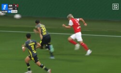 「一人だけレベチ」伊東純也、開幕戦から“イナズマ”を炸裂！「速い」「突破力すげー」爆速ドリブルで右サイドを切り裂いた瞬間