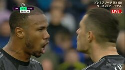 “報復キック”で一発レッドにPKの笛 VARで奇跡の生還に選手も絶叫「テクノロジーがあってよかった」