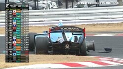 またまたクラッシュ！接触→スピン→コース上に完全停止…後続車が追突し“あわや大事故"に 「サバイバルレースか？」大波乱の開幕戦にファン困惑