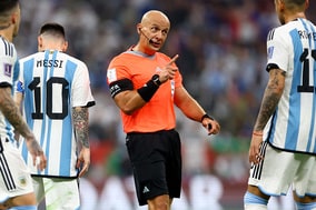 【W杯】決勝主審が「ゴール無効」主張に反論　フランスの“ピッチ侵入”を指摘「7人がピッチの中にいた」