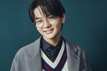 写真・画像】綾野剛が25歳年下の新人・齋藤潤に期待する継承 言葉では