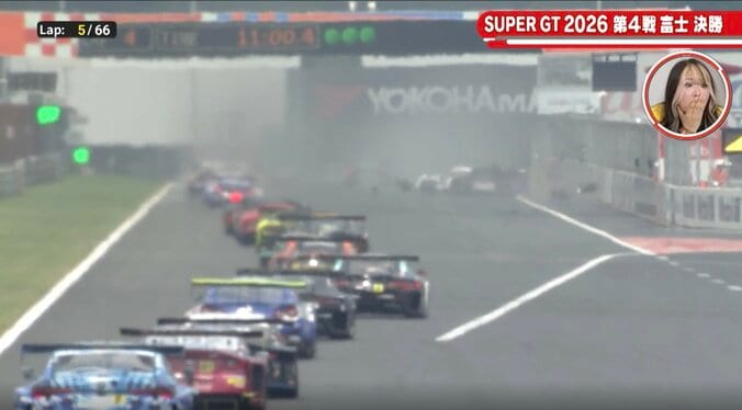 サーキット震撼…スタート直後にホンダ、宙を舞う衝撃光景 スーパーGTを揺るがした大事故に「抜いちゃいけない」指摘も 4枚目