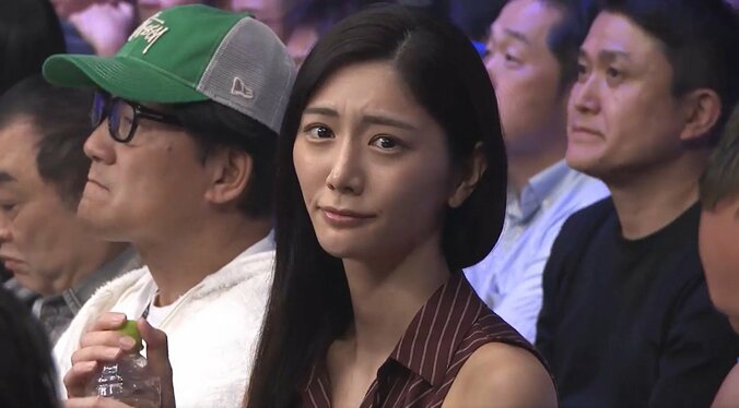 「今の美人は誰？」お忍び観戦で“がっつり”肩出し姿 「不意に抜かれた」本人も驚きの珍事にネット騒然 2枚目