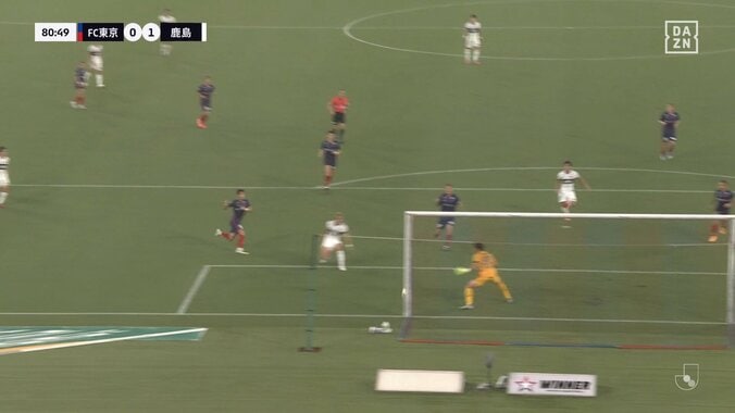 「すごいところ通した」鈴木優磨、どんぴしゃ過ぎる“ワンタッチピンポイントクロス”が話題沸騰「脱帽だわ」「なんでもやれるんやな」超絶コントロールパスで決勝点アシストの瞬間 4枚目