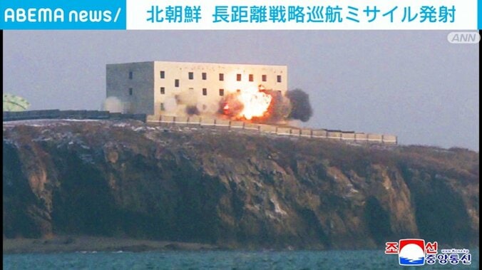 爆発する建物
