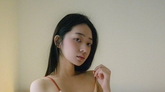 【写真・画像】クール系美女 オ・ジョムミが見せる“韓グラ” ヤンマガWeb「噂のコリアンガール」　1枚目