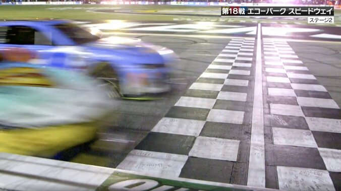 【写真・画像】「何台巻き込まれたか」23台が絡む大クラッシュで赤旗中断 米レースの今季最大級事故に放送席騒然「逃げ場がない」　1枚目