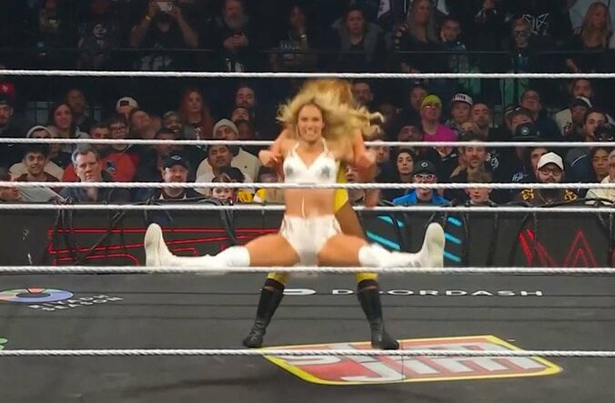 大開脚落下のマキシン