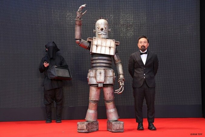山田孝之主演『ハード・コア』 山下敦弘監督、謎のロボットとレッドカーペットデビュー 6枚目