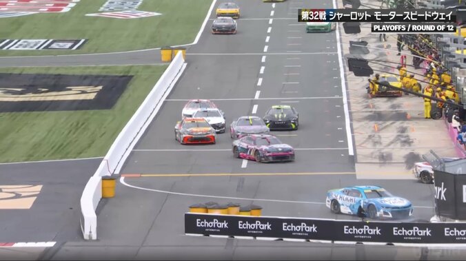 レース中に「道まちがえた？」 まさかの光景で「そんなミスある？」「ハンドルは切ってます」「目がずいぶん前を…」中継騒然 4枚目