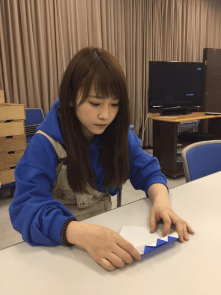 川栄李奈、意外な特技を披露　手先の器用さに「幼稚園の先生みたい」
