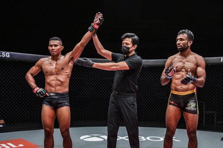 死角からのヒジで“一撃”失神KO！ 「オレ、負けたの？」目を丸くして愕然の敗者に「記憶なくした顔」の声