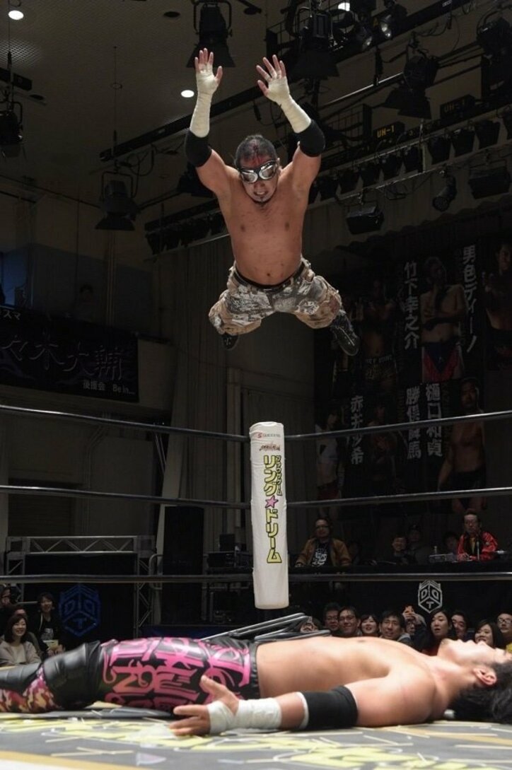 白昼の惨劇！生放送でまた全裸！男色ディーノの記憶が戻る　“DDTクレイジー路線”の雄・MAOを“デスマッチのカリスマ”葛西純も絶賛