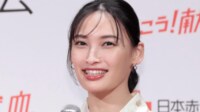 大政絢(33) 夏を満喫する美ボディー水着ショットに反響の声「ビキニ画像は超プレミア級お宝」