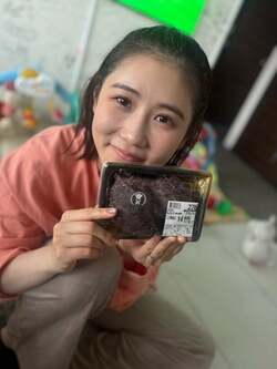  山本圭壱、スーパーで買ってきた妻・西野未姫の大好物「何かあればこれで機嫌は良くなります」 