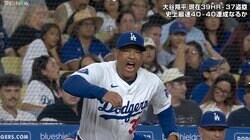 ロバーツ監督が“微妙判定”に猛ダッシュ＆猛抗議　ド軍先発、「ボール」に怒り露わ→指揮官が慌てて制止…あわや退場で一時騒然