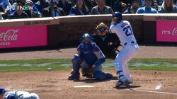 鈴木誠也の威圧感に相手投手が混乱状態に…剛腕投手がホームはるか手前に弾む大暴投シーン