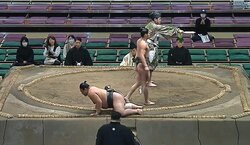 「ほっそ」一般人体型の“細マッチョ”力士に驚きの声 「一体、何したんだ…？」一瞬の“妙技”で敗れた力士愕然