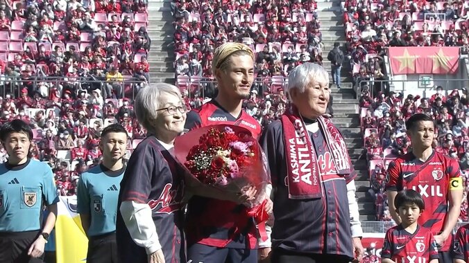 【映像】噂のおばあちゃんが鈴木優磨の頭をはたいて気合注入の瞬間