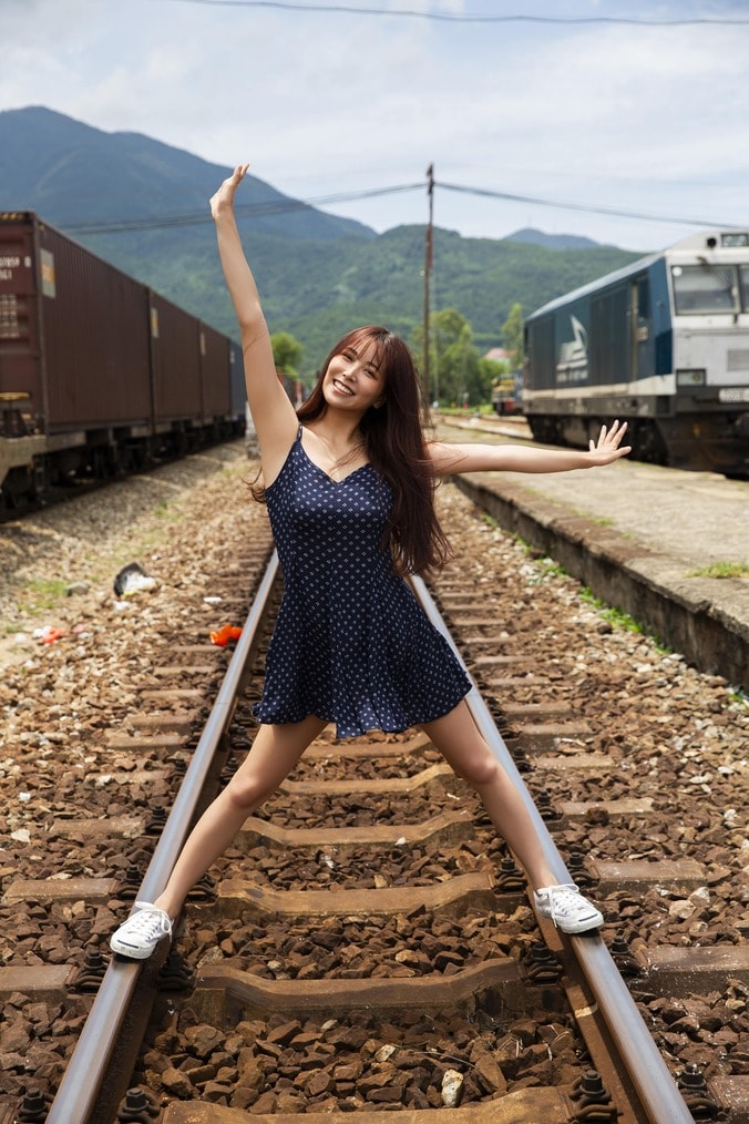 白間美瑠史上“センセーショナル”なカットにも挑戦 4th写真集タイトルは『MERCI』、表紙も公開 5枚目