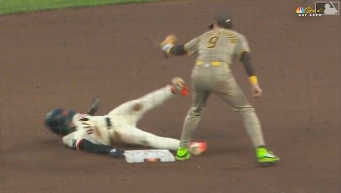 【写真・画像】一体、何が起きた！？ 爆速男の“謎の動き”にイライラ「行かないんかい！」相手野手が混乱… カブスのPCA、絶妙すぎる“トリック走塁”にファン騒然　1枚目